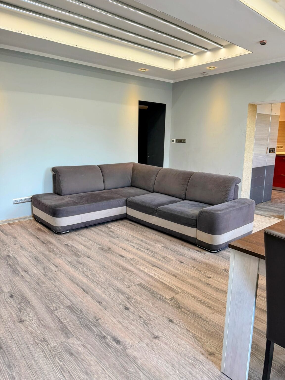 salon-sciana-z-kamienia-naroznik-bytom.-widok2