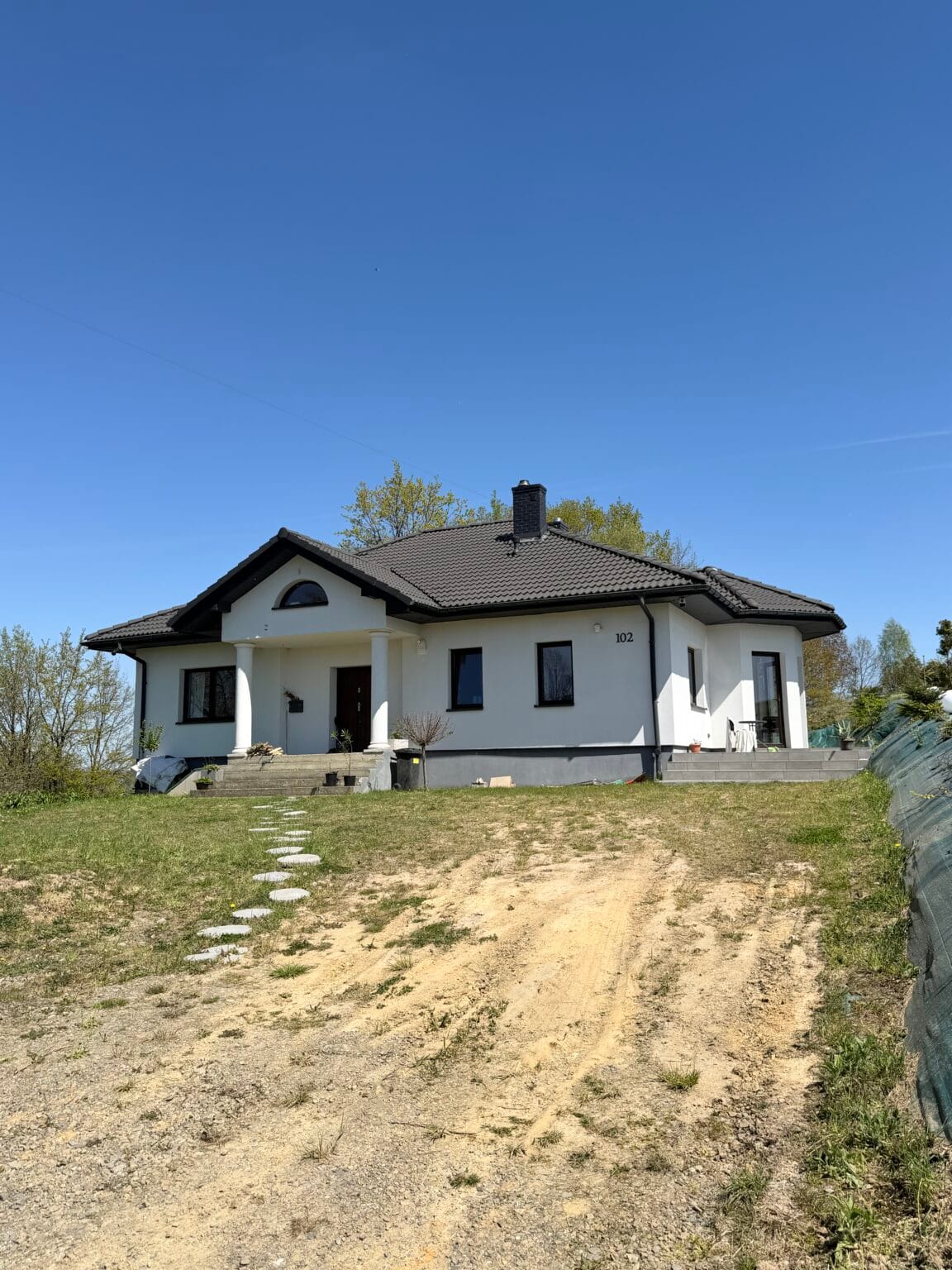 widok_z_przodu_dom